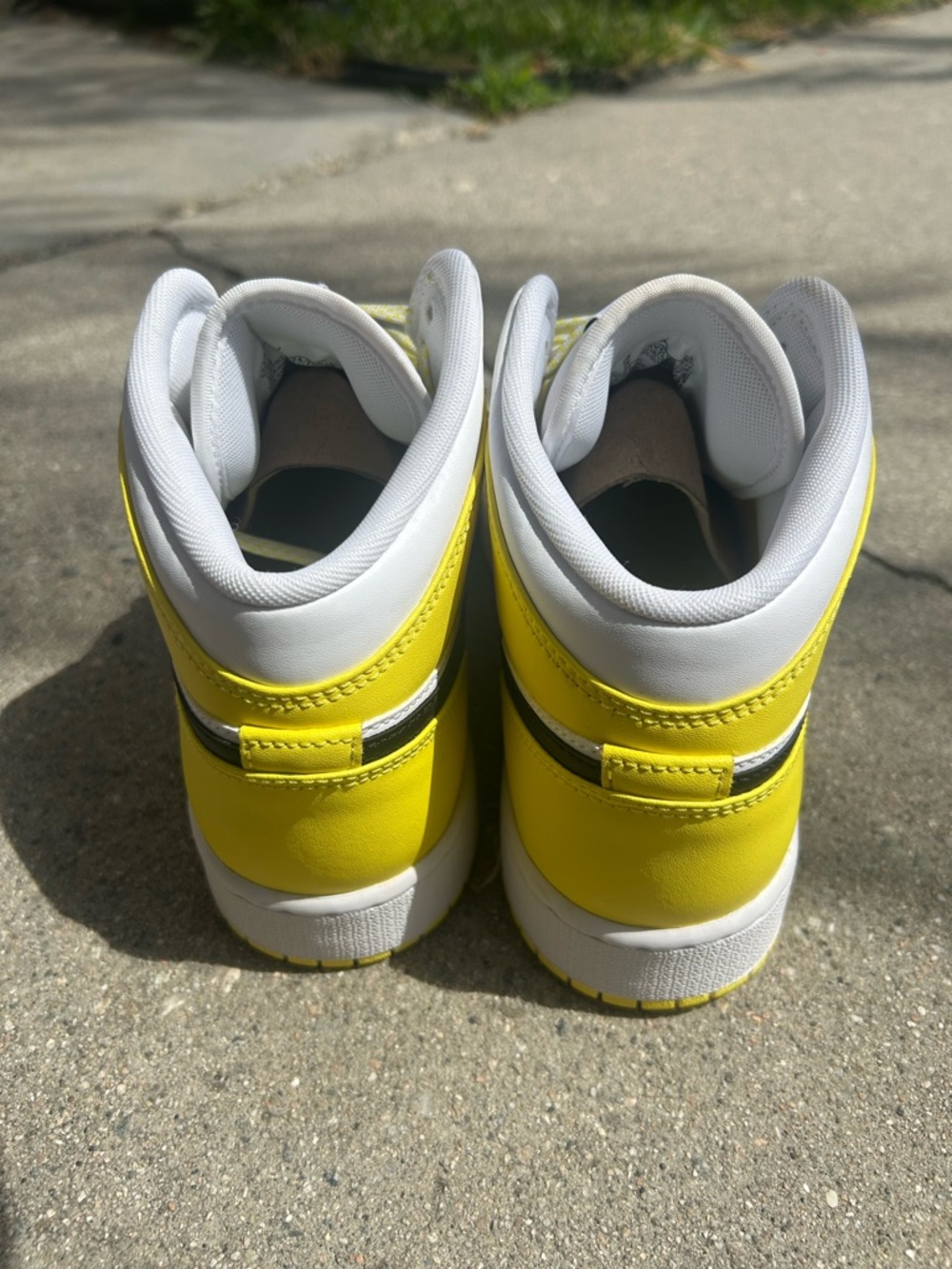 Jordan Kids' Mid-Top Sneakers in Yellow and White - Picture 4 of 5
